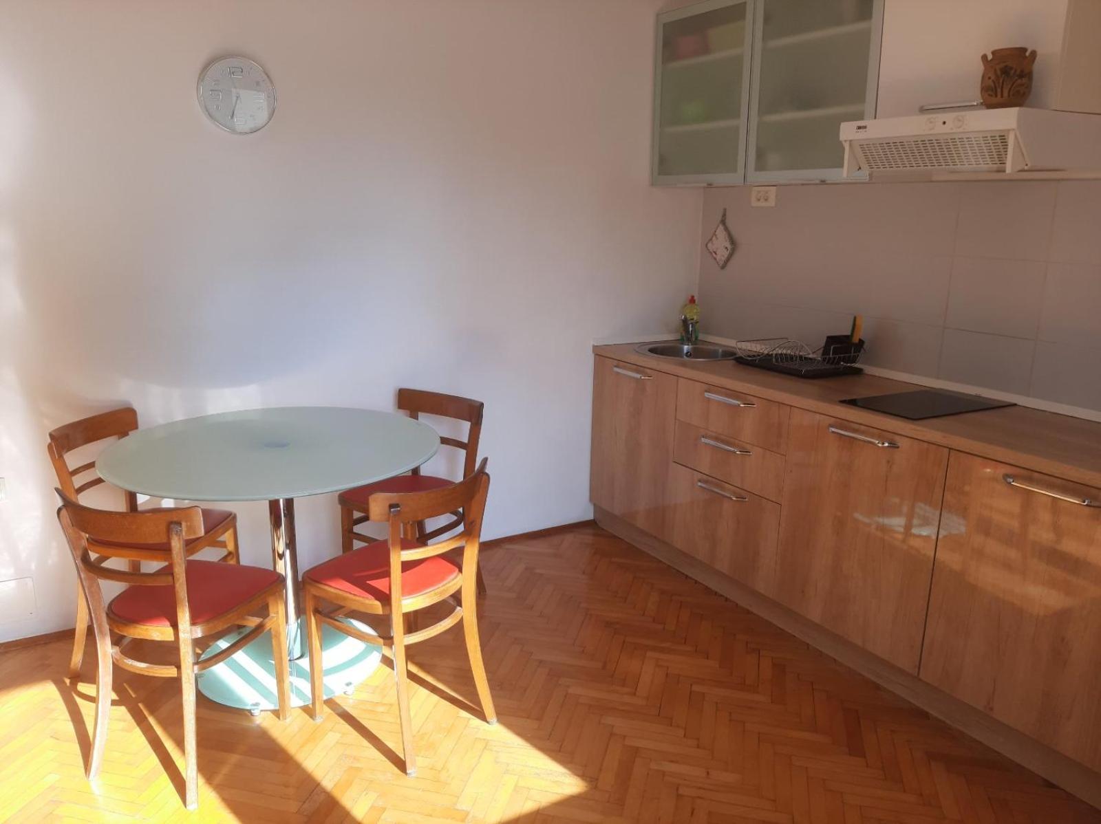 Apartmani Kadmen Ika Esterno foto