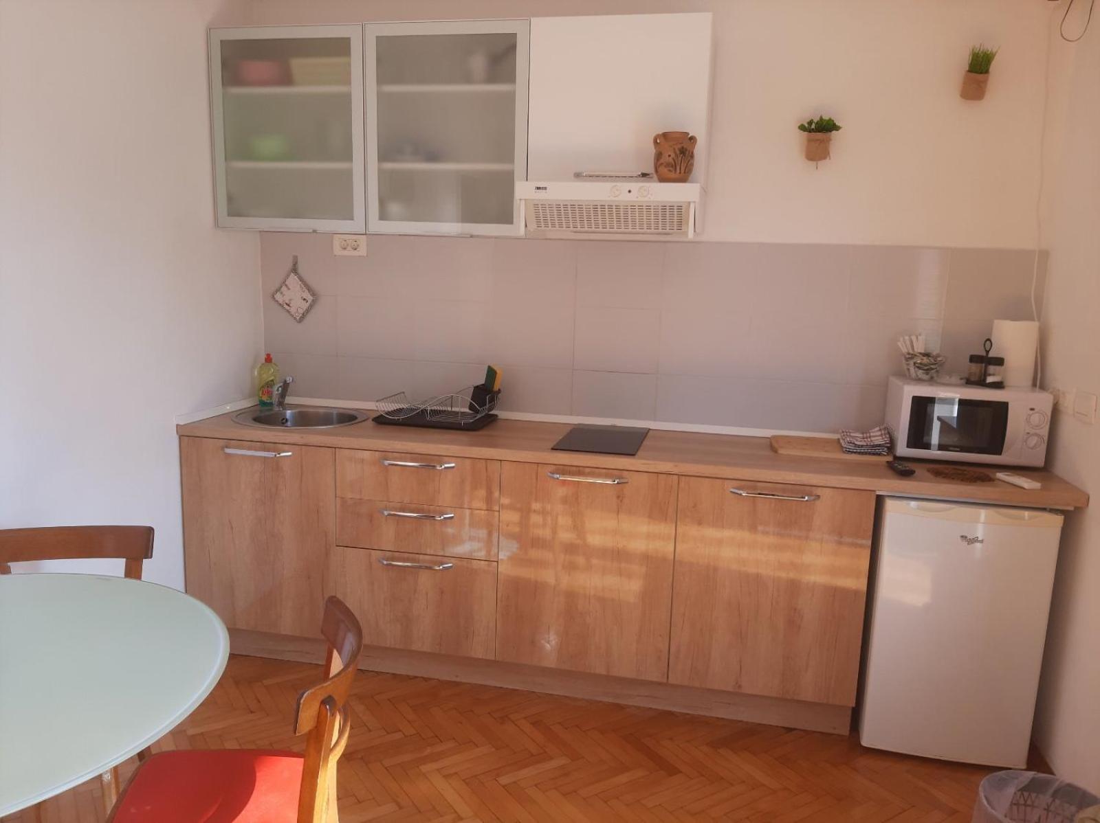 Apartmani Kadmen Ika Esterno foto