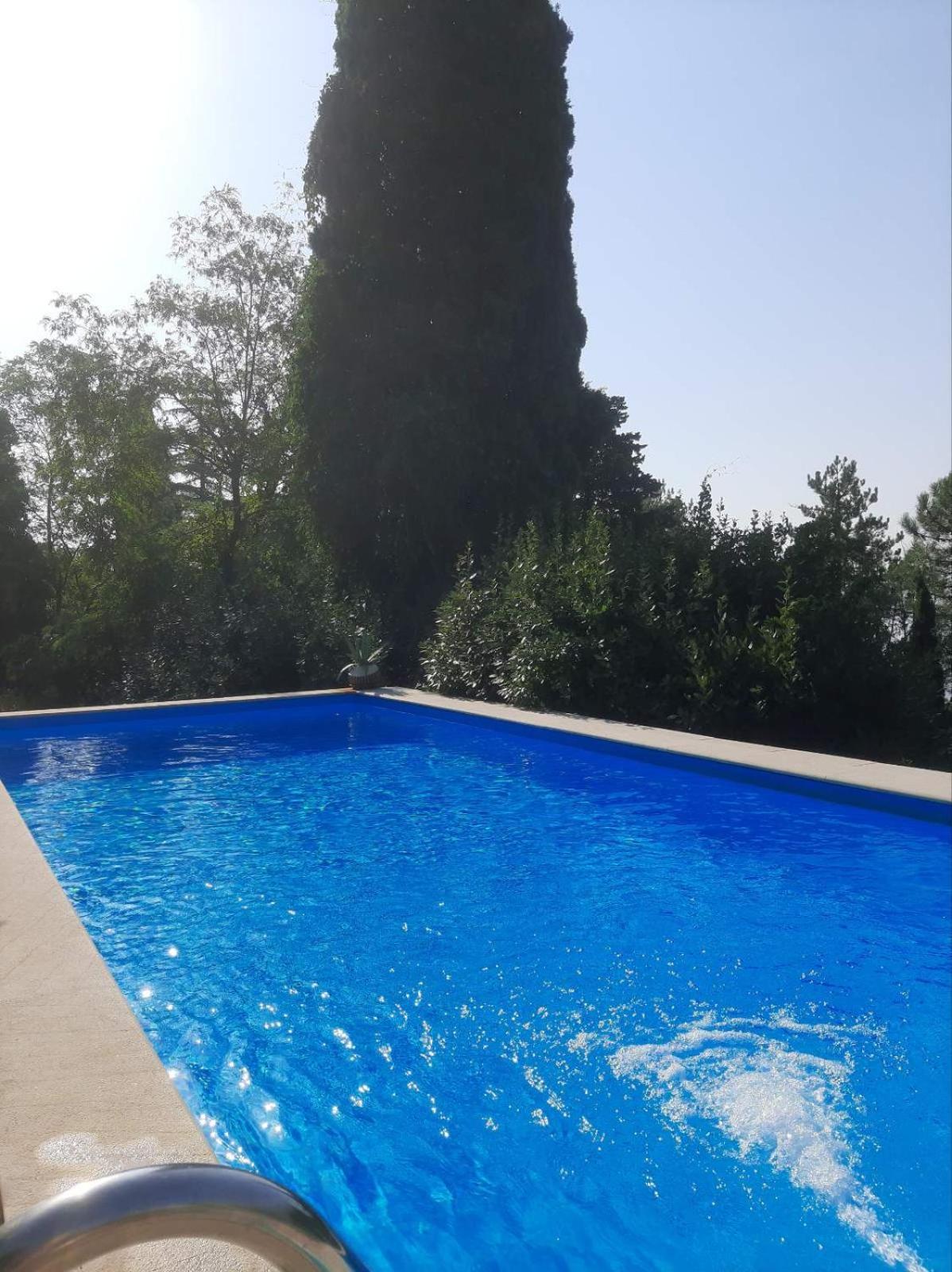 Apartmani Kadmen Ika Esterno foto