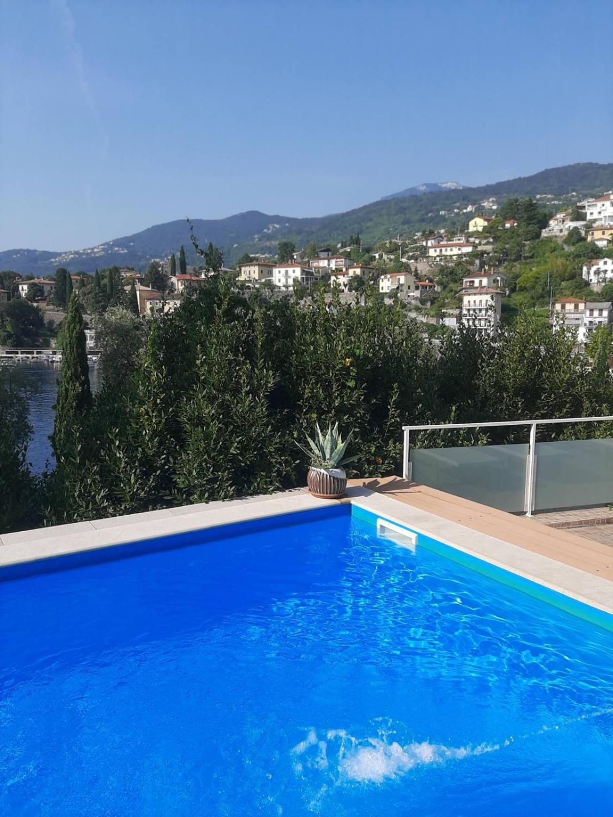 Apartmani Kadmen Ika Esterno foto