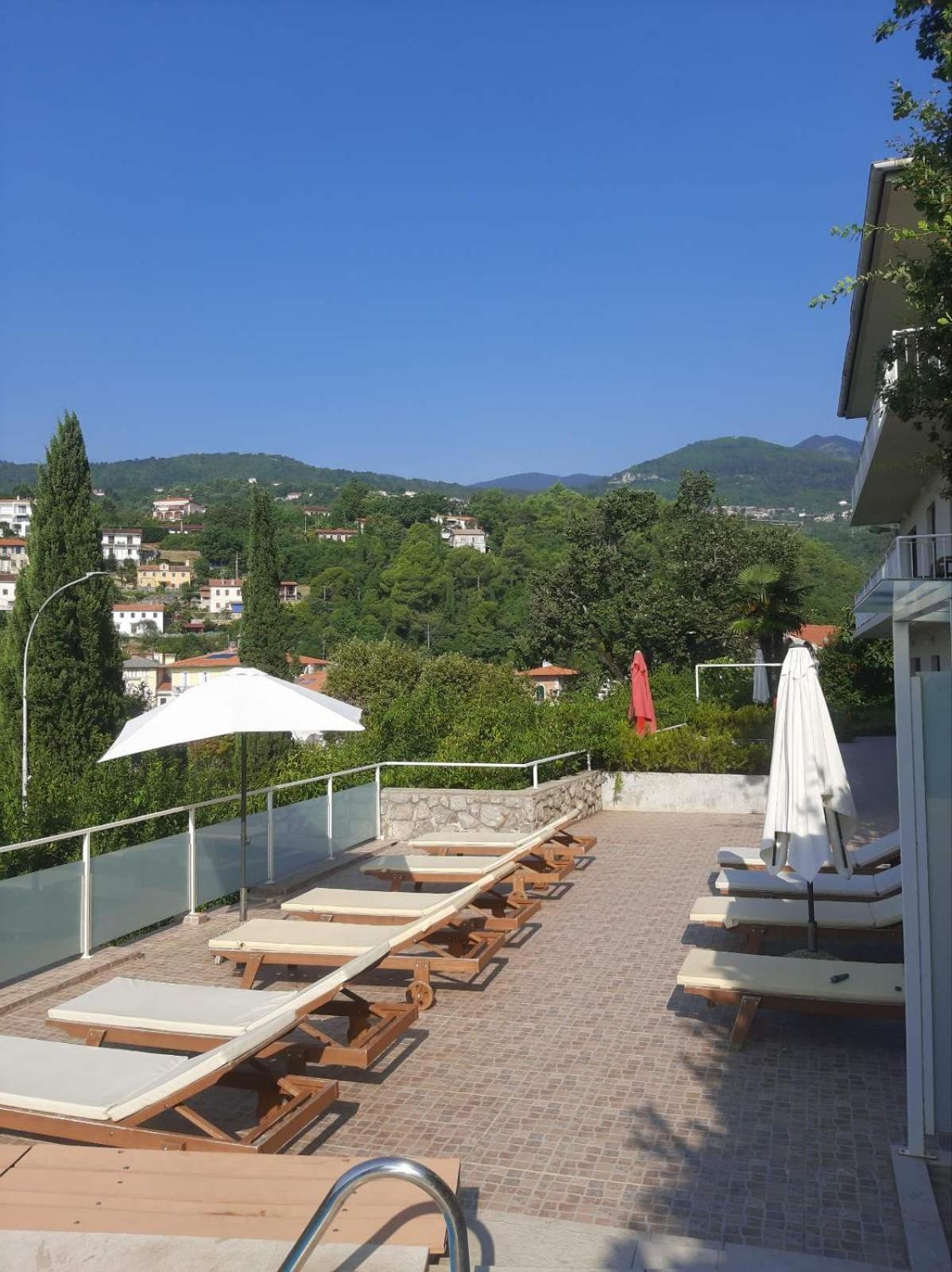 Apartmani Kadmen Ika Esterno foto