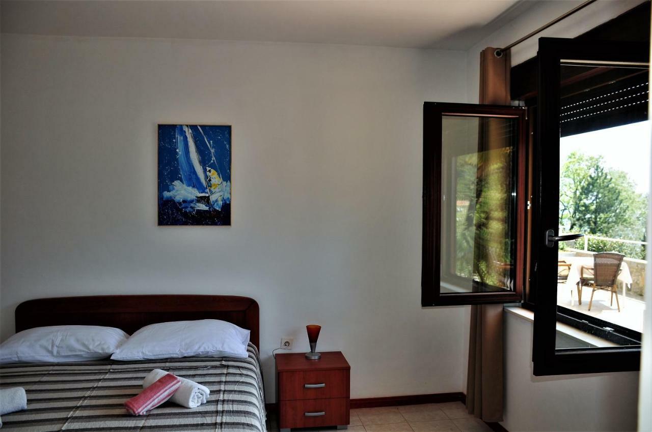 Apartmani Kadmen Ika Esterno foto