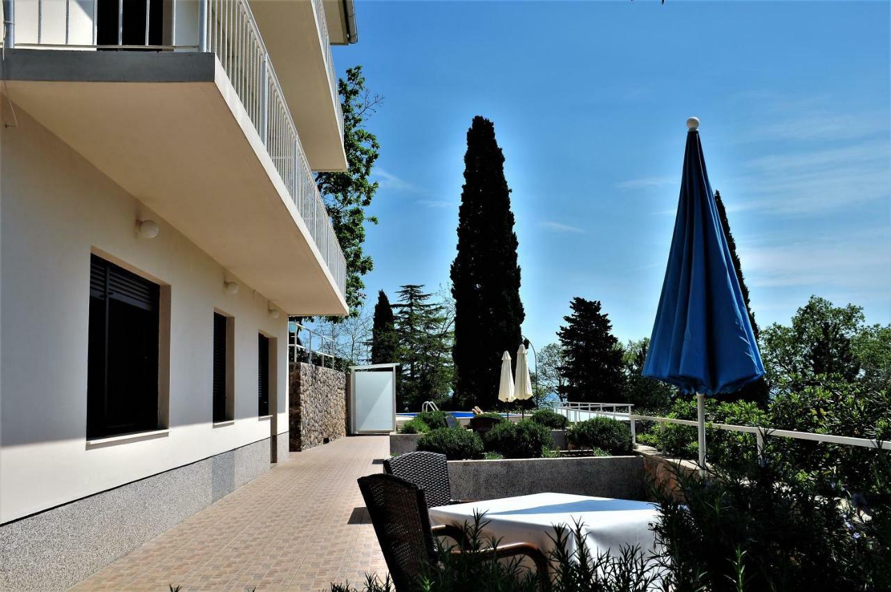 Apartmani Kadmen Ika Esterno foto
